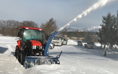 トラクター　排土板　除雪　フロントローダー　マッセファーガソン　ユーキローダー